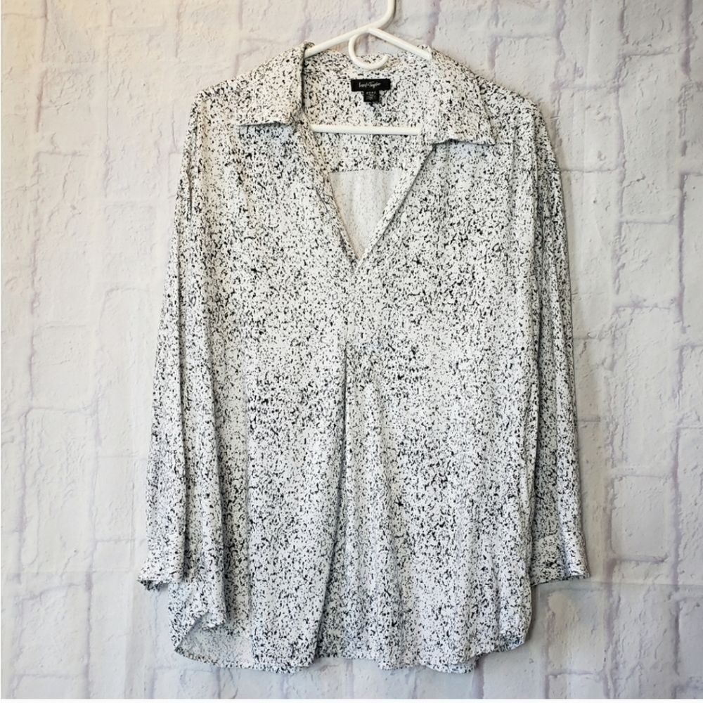 LORD & TAYLOR V-neck Pullover Black & White Blouse Large